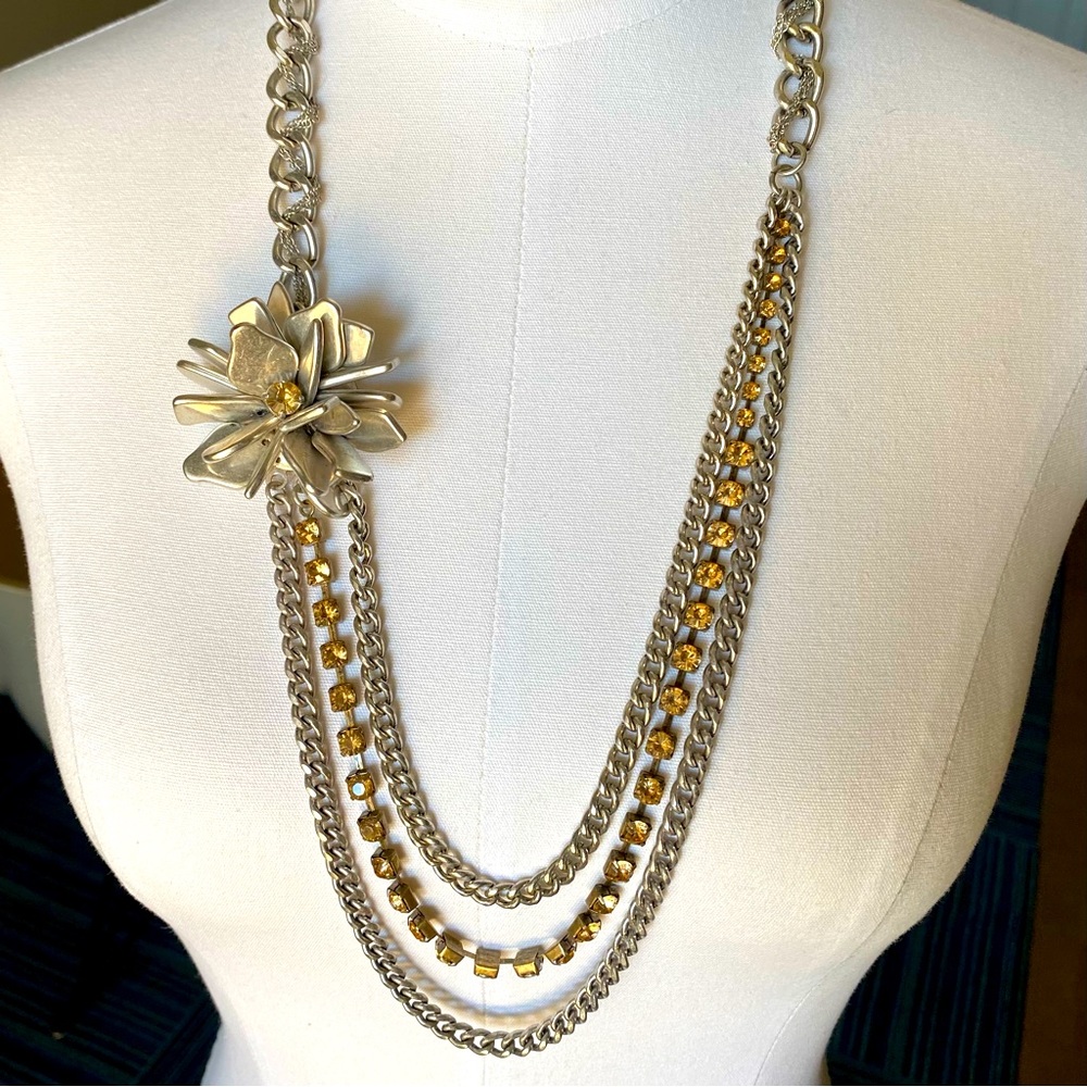 LOFT Chunky Chain Necklace with large Flower and pale amber stones